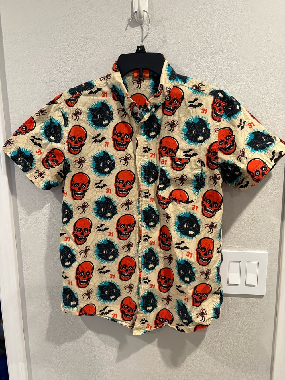 Creepy Co. Beistle Men’s Halloween Button Up Short Sleeve Shirt Size Medium